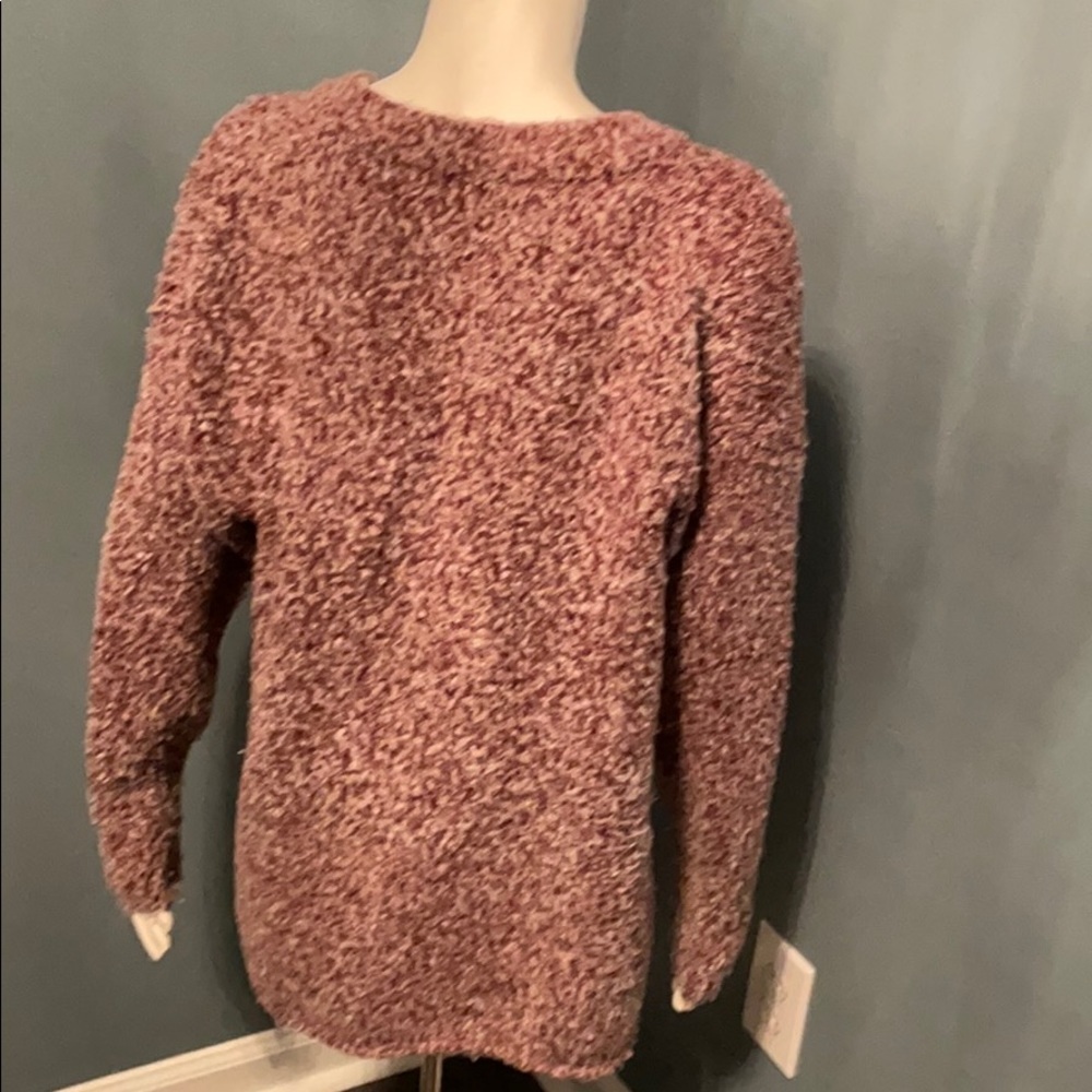 Urban Outfitters UO Oversized Fuzzy V-Neck Side Slit Sweater XS - Picture 6 of 10